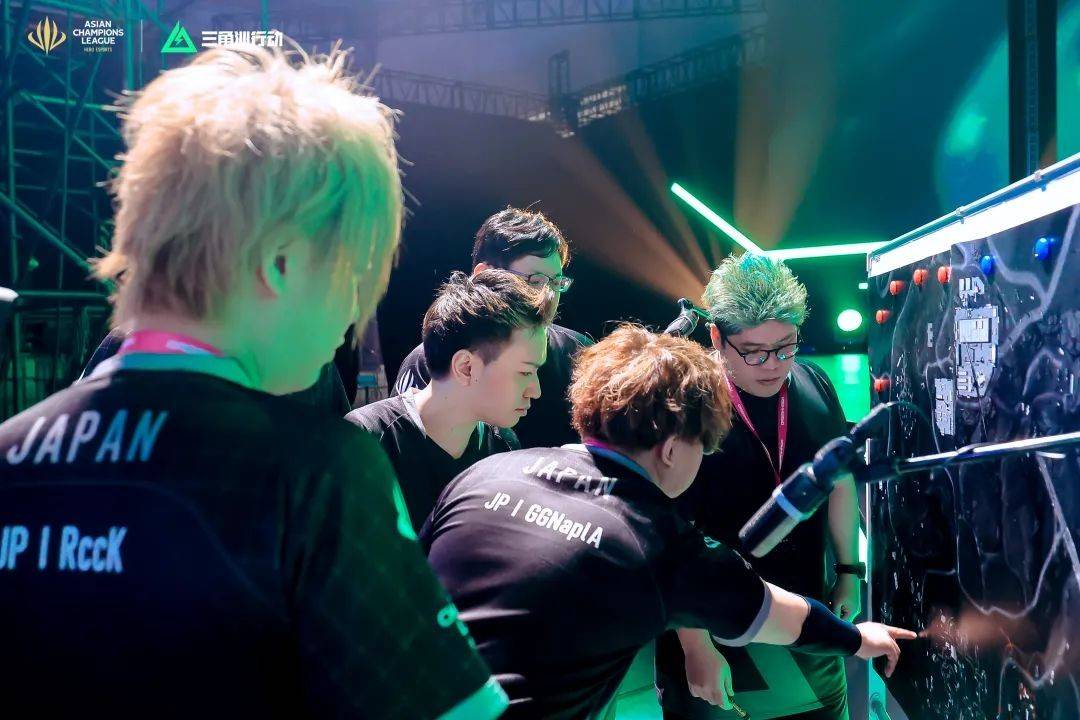 激烈的足球 激烈的足球