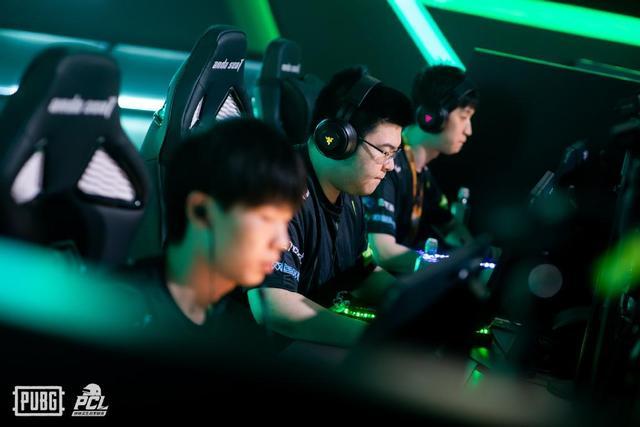 福克斯借掩 福克斯借掩